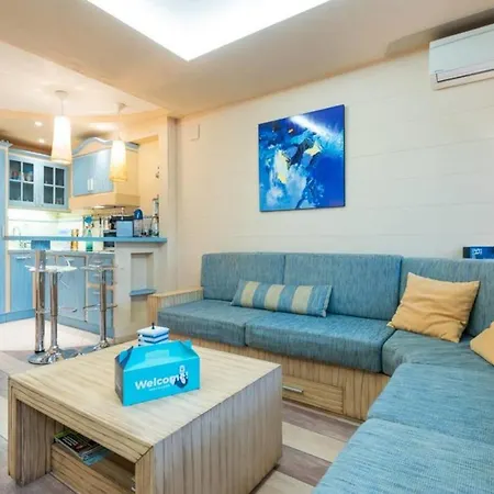 Very Nice Flat 4 Pax 2 Bedrooms + Terrace + Pool Apartment *